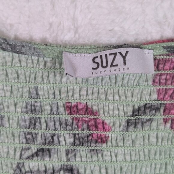 Suzy Shier Green and Red Floral Blouse - Picture 2 of 3